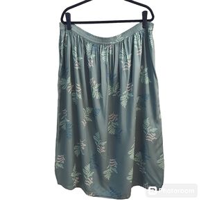 VINTAGE TWO TWENTY Sage Green Leaf Patterned PullOn Unlined Midi Skirt